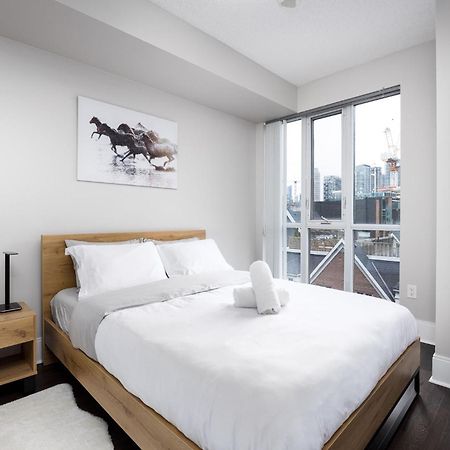 Dwtn Condo Near Cn Tower! W/ Free Parking Toronto Exteriör bild