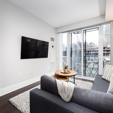 Dwtn Condo Near Cn Tower! W/ Free Parking Toronto Exteriör bild