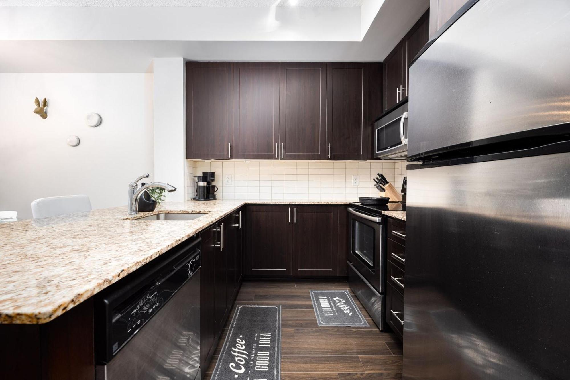 Dwtn Condo Near Cn Tower! W/ Free Parking Toronto Exteriör bild