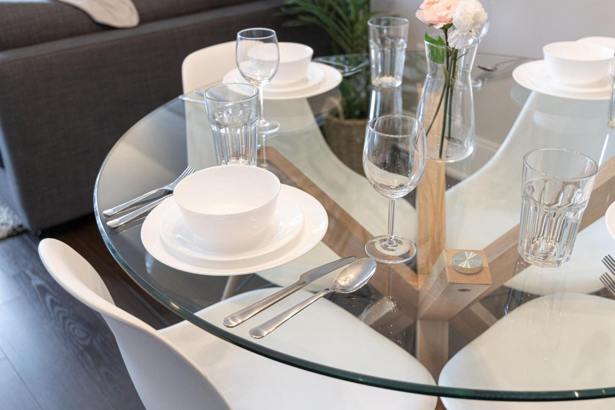 Dwtn Condo Near Cn Tower! W/ Free Parking Toronto Exteriör bild