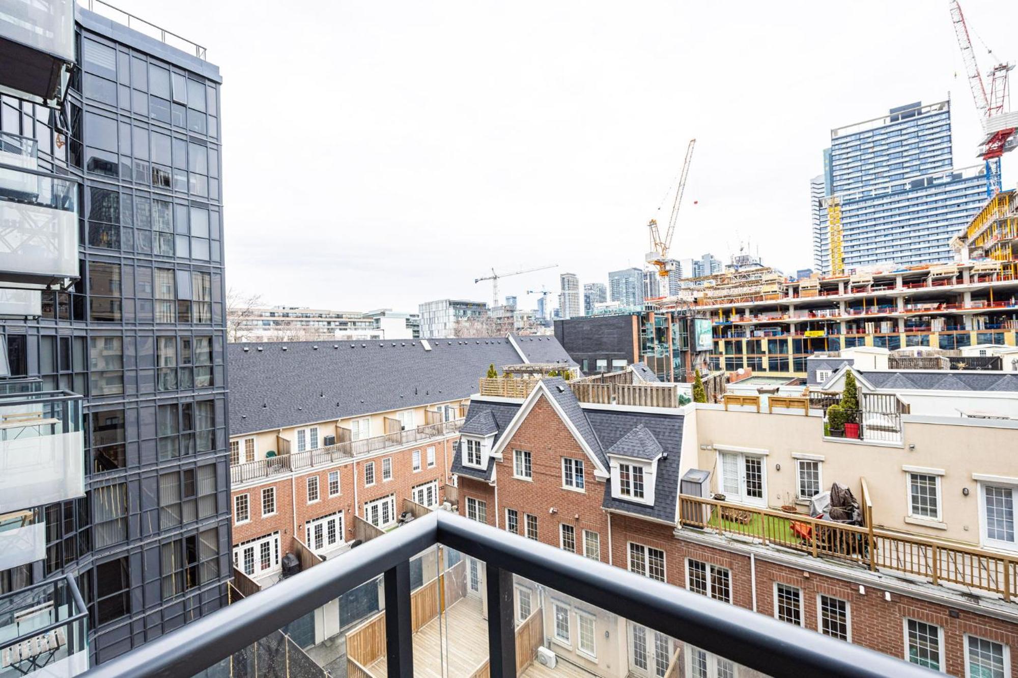 Dwtn Condo Near Cn Tower! W/ Free Parking Toronto Exteriör bild